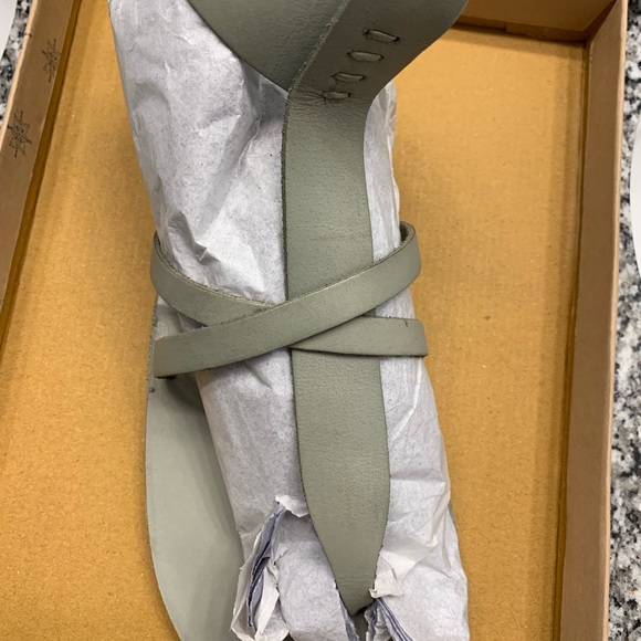 NWB FREE PEOPLE Vacation Day Wrap Sandal in Sky size 39❤️🎉🎄 - Picture 4 of 11